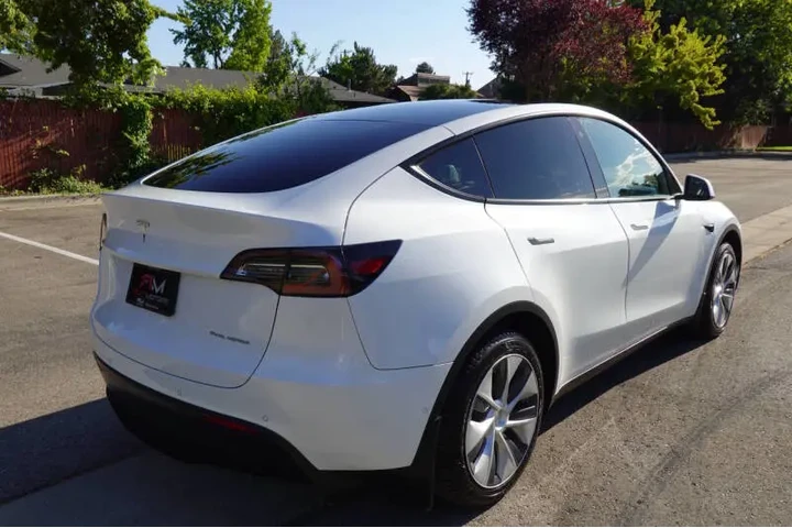 $23979 : 2020 Model Y Long Range image 10
