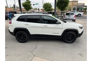 2019 Cherokee Trailhawk 4WD thumbnail