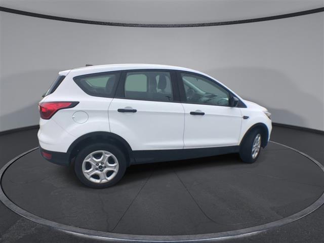 $12900 : PRE-OWNED 2019 FORD ESCAPE S image 9