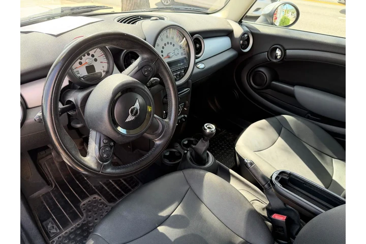 $6995 : MINI Cooper 2011 Base 2dr Ha image 3