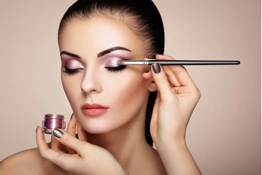 INSTRUCTORAS CURSOS DE BELLEZA en Los Angeles