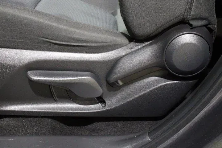 $29998 : Toyota RAV4 2024 AWD LE 4dr image 4