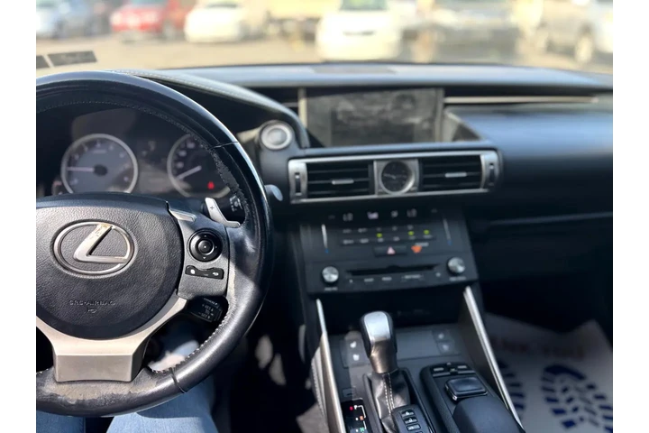 $17995 : 2015 IS image 6