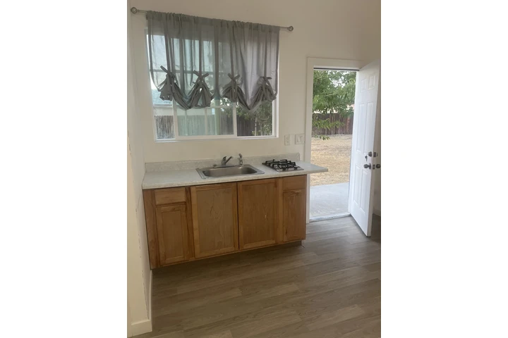 $1100 : studio de renta image 4