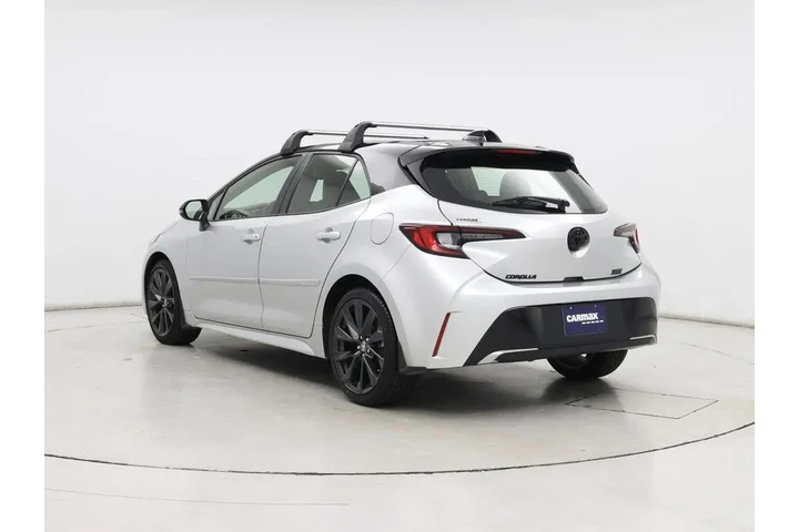 $26998 : Toyota Corolla Hatchback 202 image 2