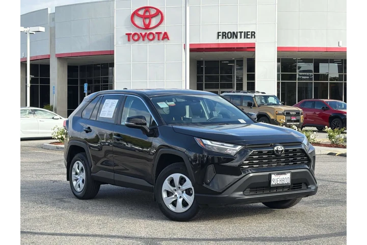 $32253 : Toyota RAV4 2025 LE 4dr SUV image 1