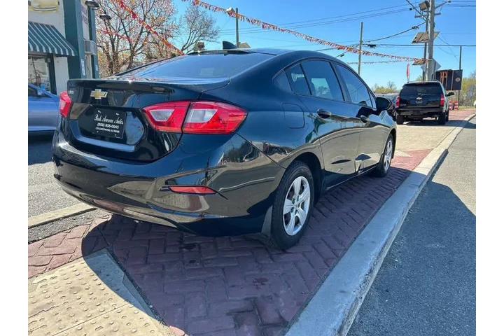 $6995 : 2018 Cruze LS Auto image 4