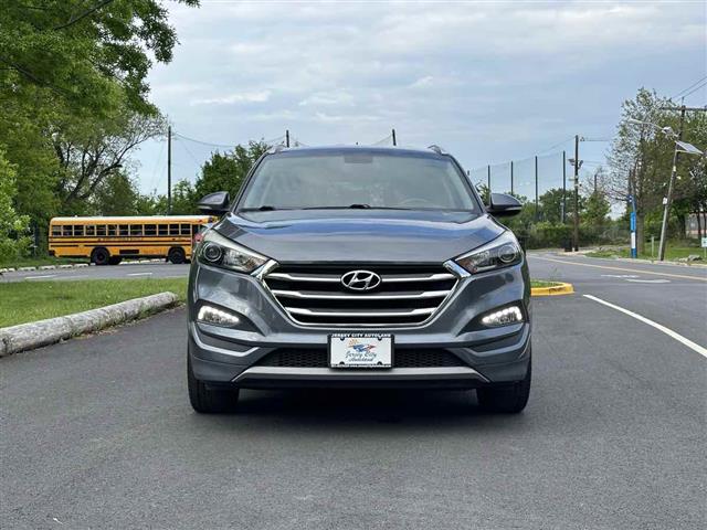 2016 Tucson Sport image 2