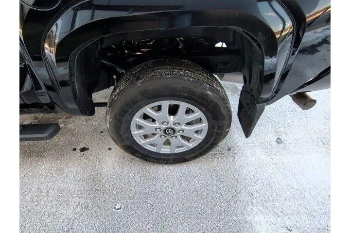 $38000 : Toyota Tacoma 2025 4x4 SR5 4 image 9