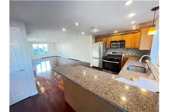 $3700 : Rental property with 3 bedro image 6