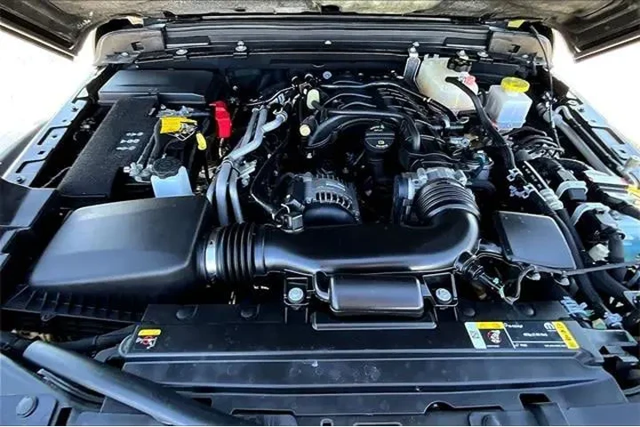 $35952 : Jeep Gladiator 2022 4x4 Moja image 9