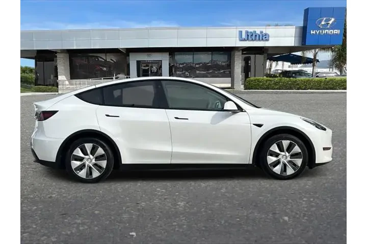 $23219 : Tesla Model Y 2020 AWD Long image 9