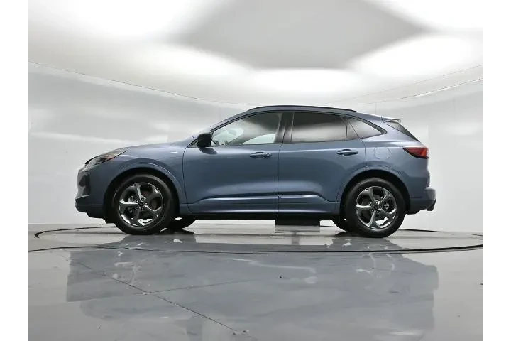 $18876 : Ford Escape 2023 ST-Line 4dr image 8