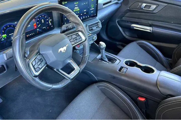 $24360 : Ford Mustang 2024 EcoBoost 2 image 4