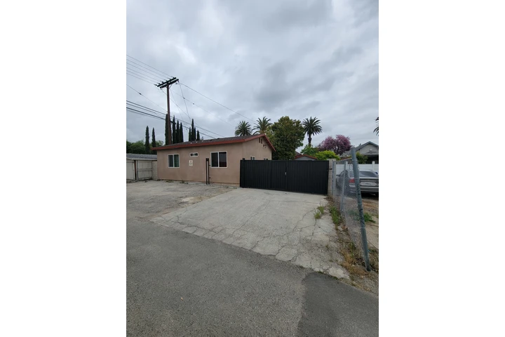 $825000 : Se Vende duplex Ontario image 3