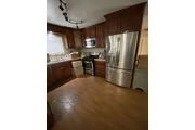 $890 : Beautiful freshly painted home thumbnail