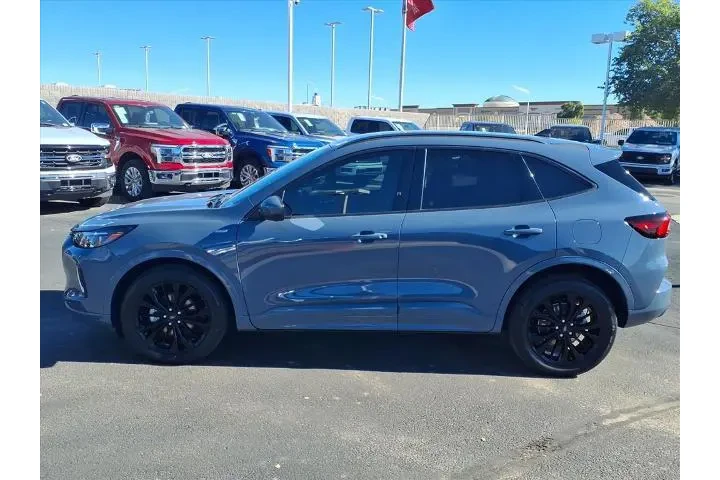 $26390 : Ford Escape 2023 AWD ST-Line image 7