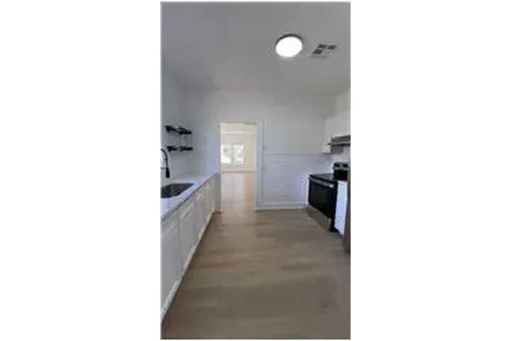 $1250 : Rental property with 2 bedro image 7