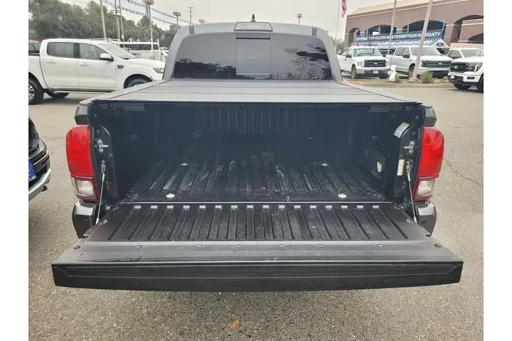 $29960 : Toyota Tacoma 2019 4x4 TRD P image 8