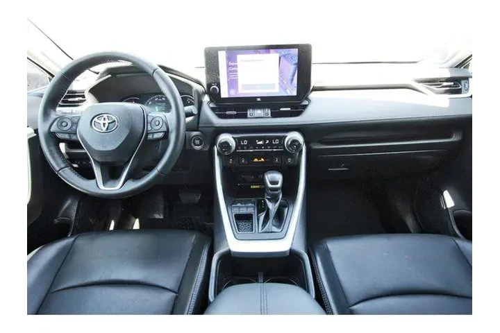 $32146 : Toyota RAV4 2024 XLE Premium image 8