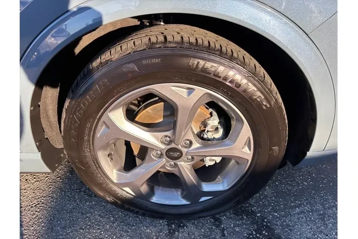 $22498 : Ford Escape 2023 ST-Line 4dr image 8