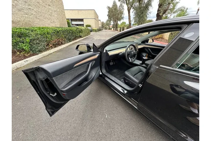 $23750 : 2021 Model 3 Standard Range P image 7