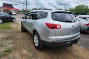 $6990 : 2011 Traverse thumbnail