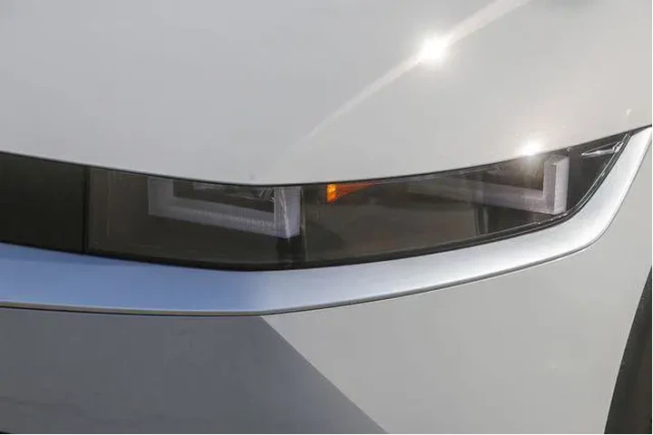 $25892 : Hyundai IONIQ 5 2024 SEL 4dr image 8