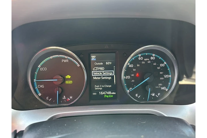 $18295 : 2017 RAV4 Hybrid Limited image 3