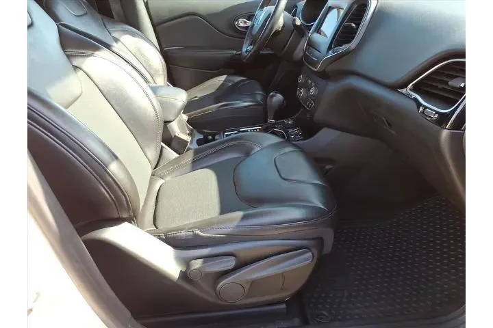 $15695 : Jeep Cherokee 2019 4x4 Latit image 9