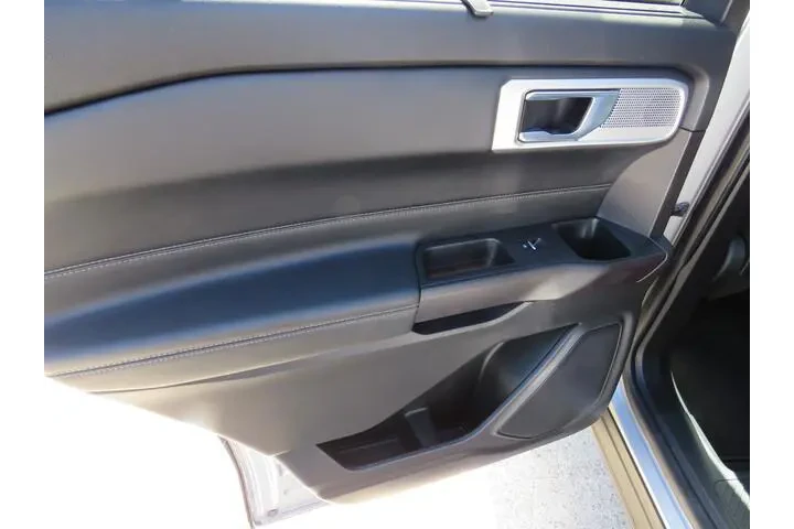 $27491 : Ford Explorer 2020 Limited 4 image 7