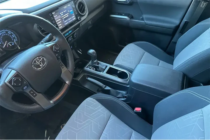 $39837 : Toyota Tacoma 2023 4x4 TRD S image 10