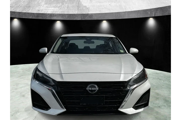 $19850 : Nissan Altima 2023 AWD 2.5 S image 2