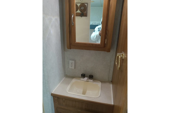$950 : EFFICENCE  TRAILER RV image 3
