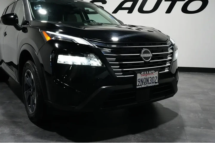 $21832 : 2025 Rogue SV image 4