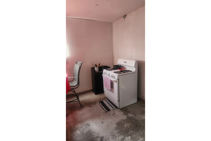 $1500 : estudio image 2