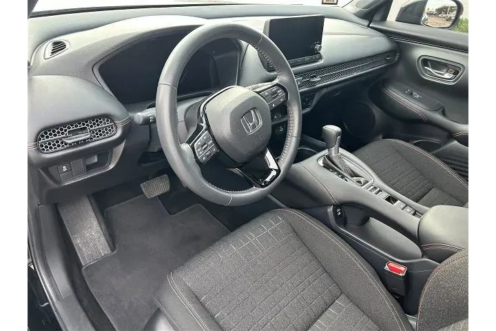 $25658 : Honda HR-V 2024 AWD Sport 4d image 8