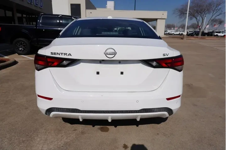 $17488 : Nissan Sentra 2024 SV 4dr Se image 5