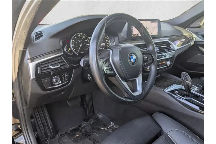 $16590 : BMW 5 Series 2018 530e iPerf image 10