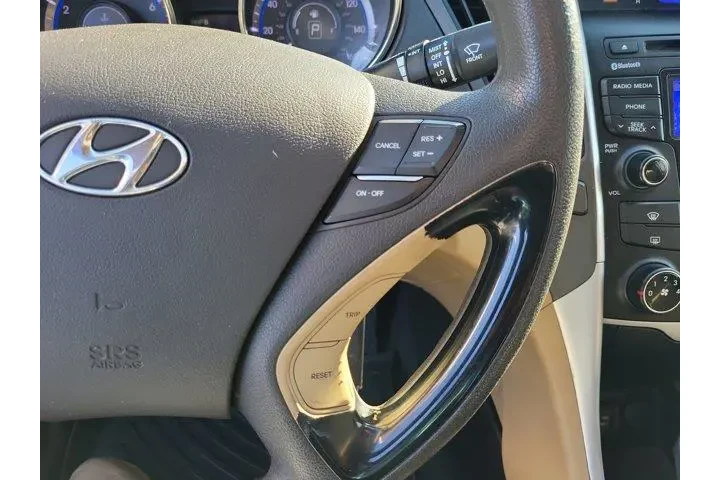 $8000 : Hyundai SONATA 2012 GLS 4dr image 7