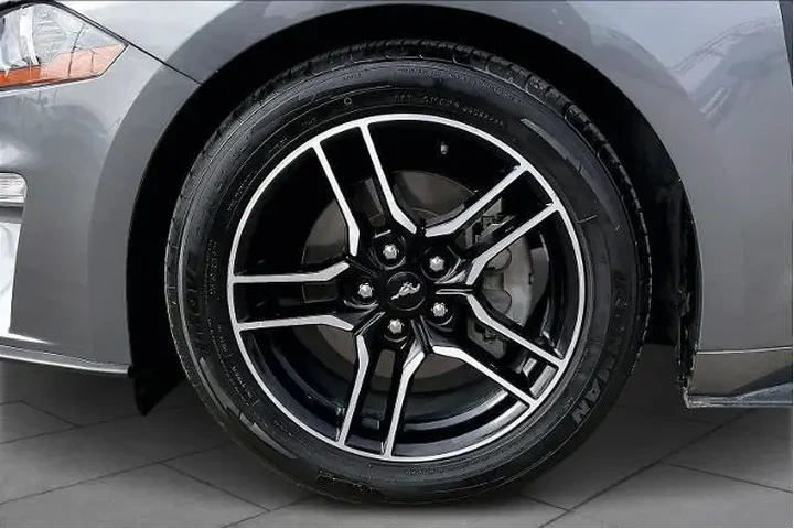 $24186 : Ford Mustang 2022 EcoBoost P image 10