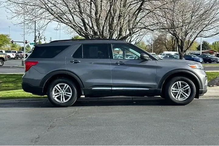 $30995 : Ford Explorer 2023 AWD XLT 4 image 8
