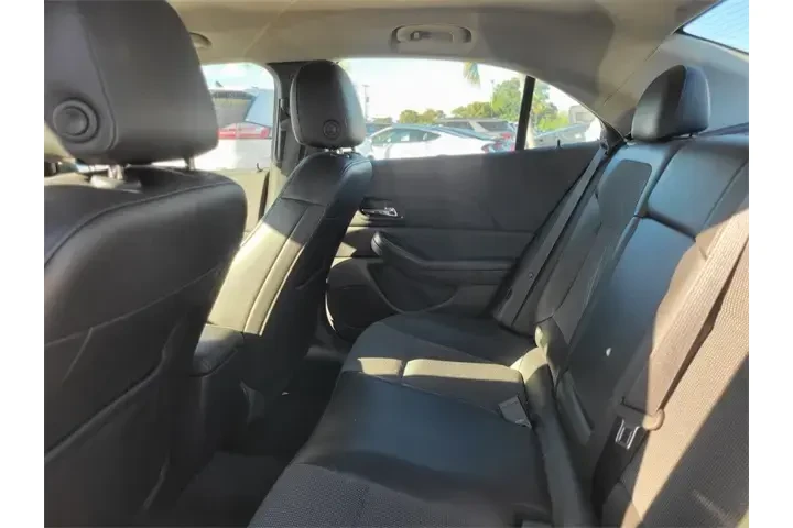 $8991 : Chevrolet Malibu Limited 201 image 9