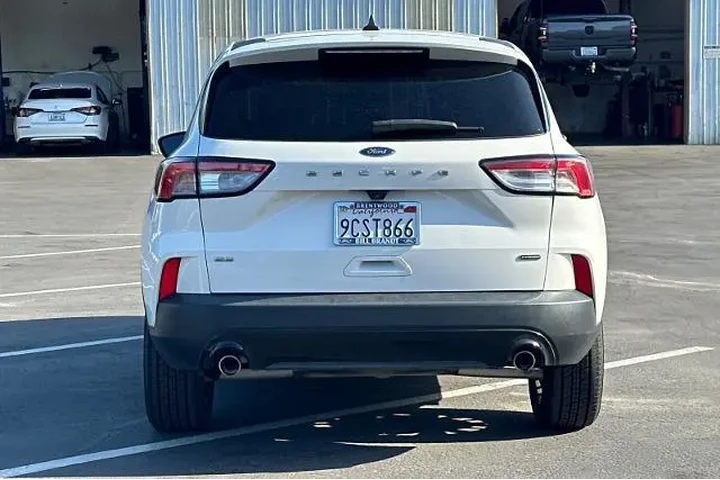 $19495 : Ford Escape Hybrid 2022 SE 4 image 4