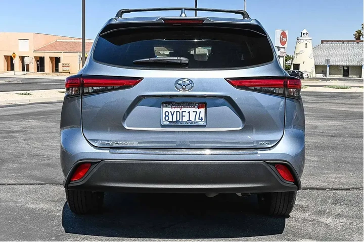 Toyota Highlander 2021 XLE 4 image 7