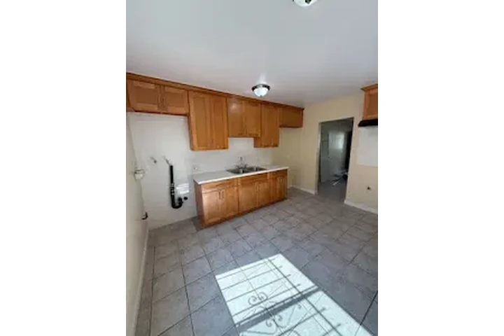 $2100 : CUDAHY RENTO APTO image 7