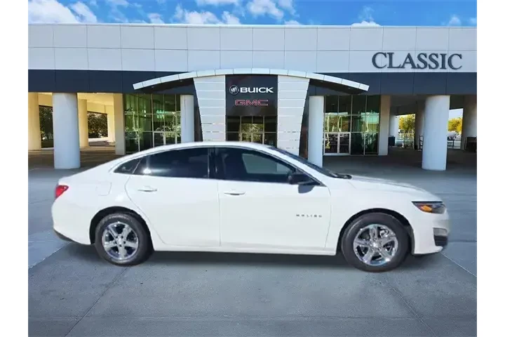 $17987 : Chevrolet Malibu 2023 LS 4dr image 9