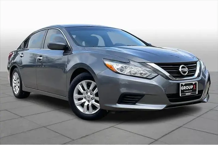 $10328 : Nissan Altima 2016 2.5 S 4dr image 3