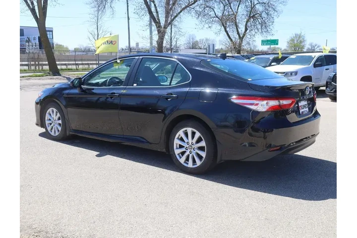 $17990 : Toyota Camry 2020 LE 4dr Sed image 7
