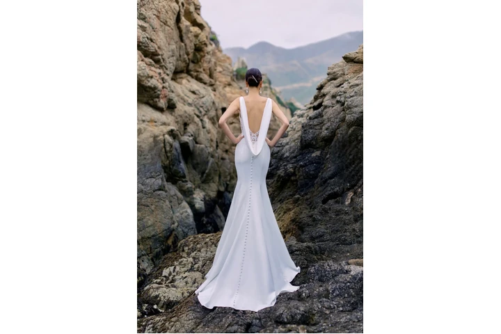 Custom Made / Luxury Alteratio image 4